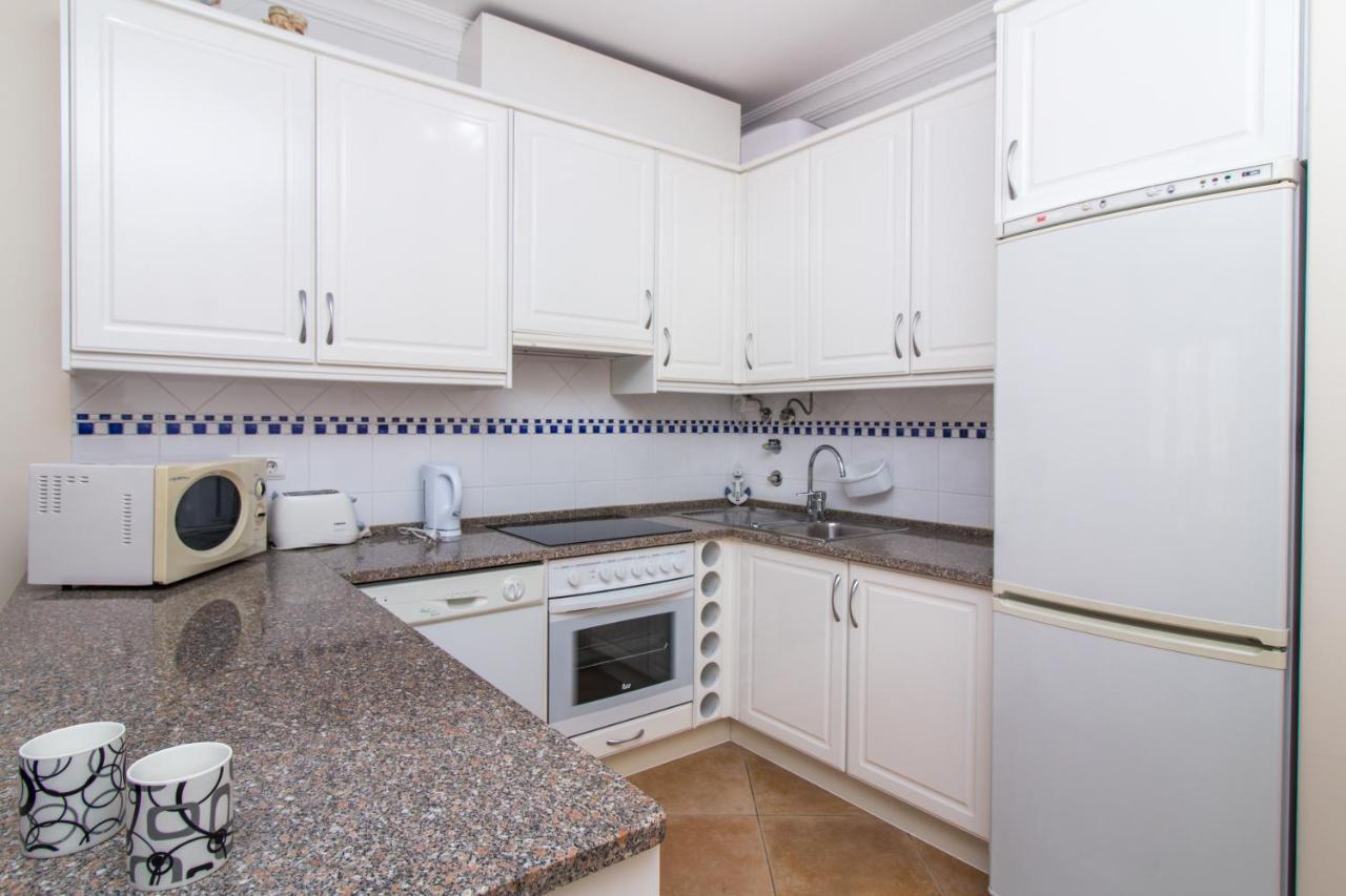 Oura Sunrise III Apartment - Sea View & Oura Beach & Top Location البوفيرا المظهر الخارجي الصورة