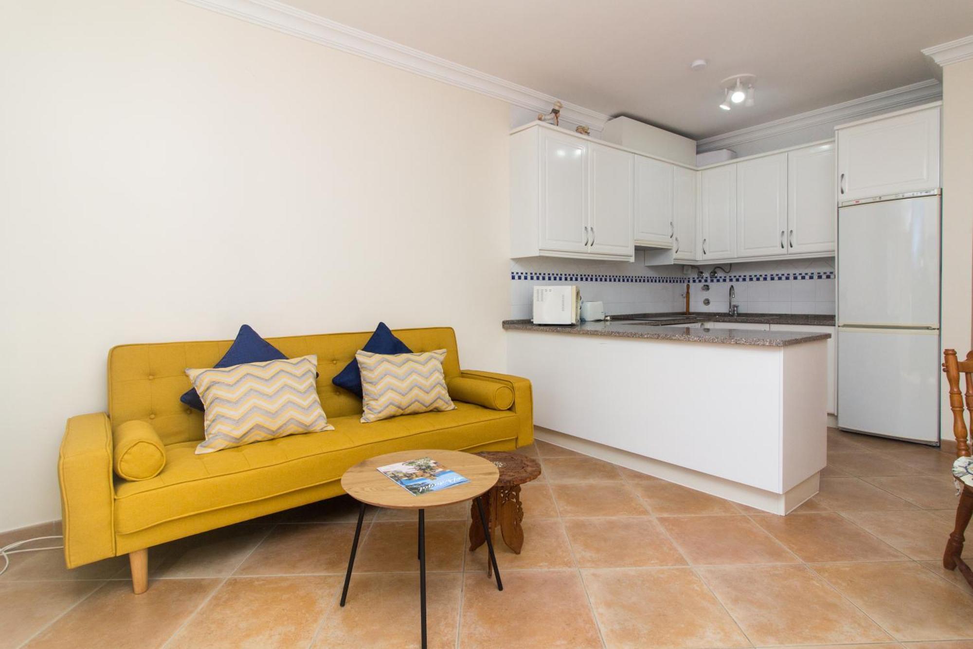 Oura Sunrise III Apartment - Sea View & Oura Beach & Top Location البوفيرا المظهر الخارجي الصورة