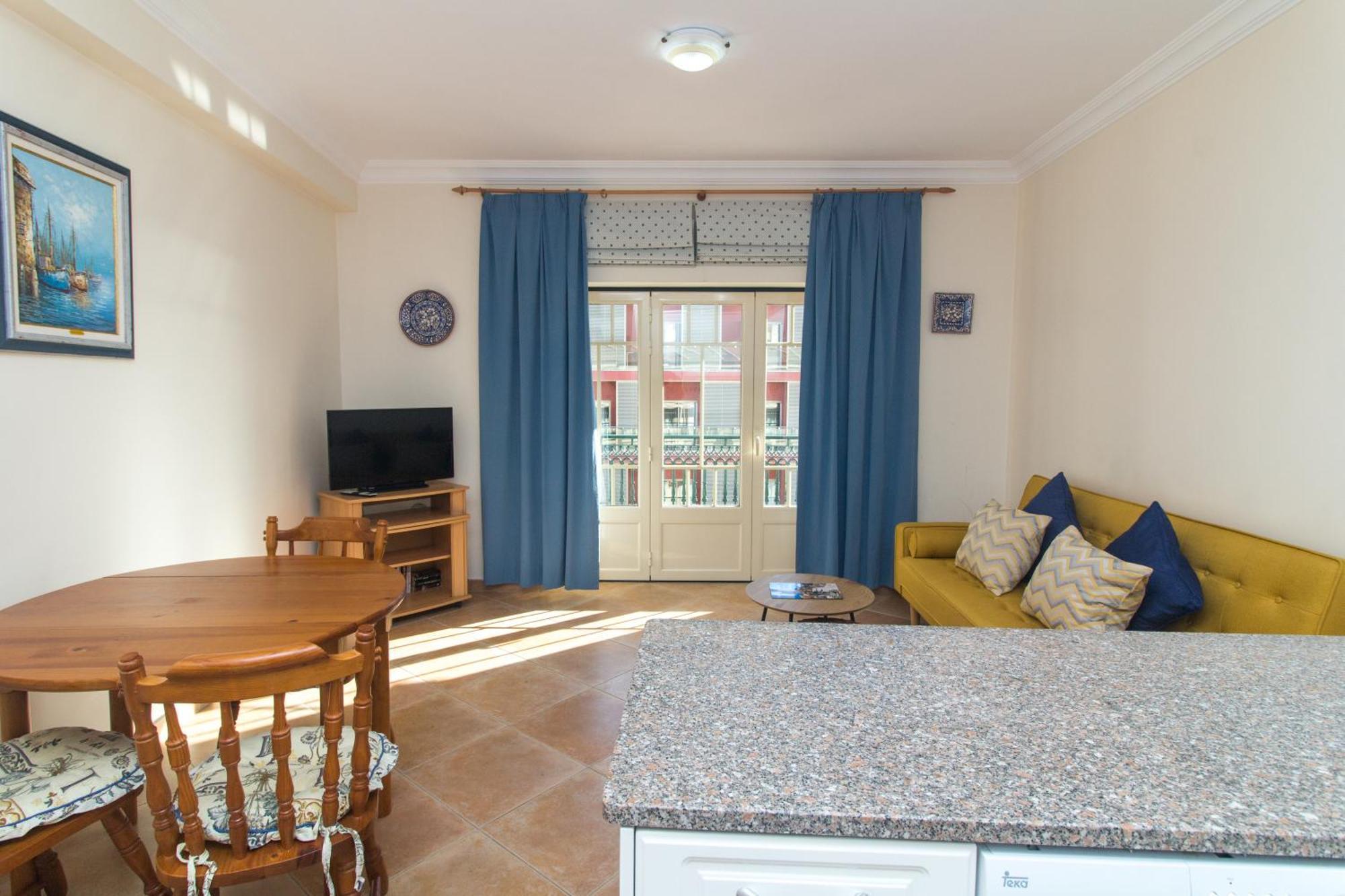 Oura Sunrise III Apartment - Sea View & Oura Beach & Top Location البوفيرا المظهر الخارجي الصورة