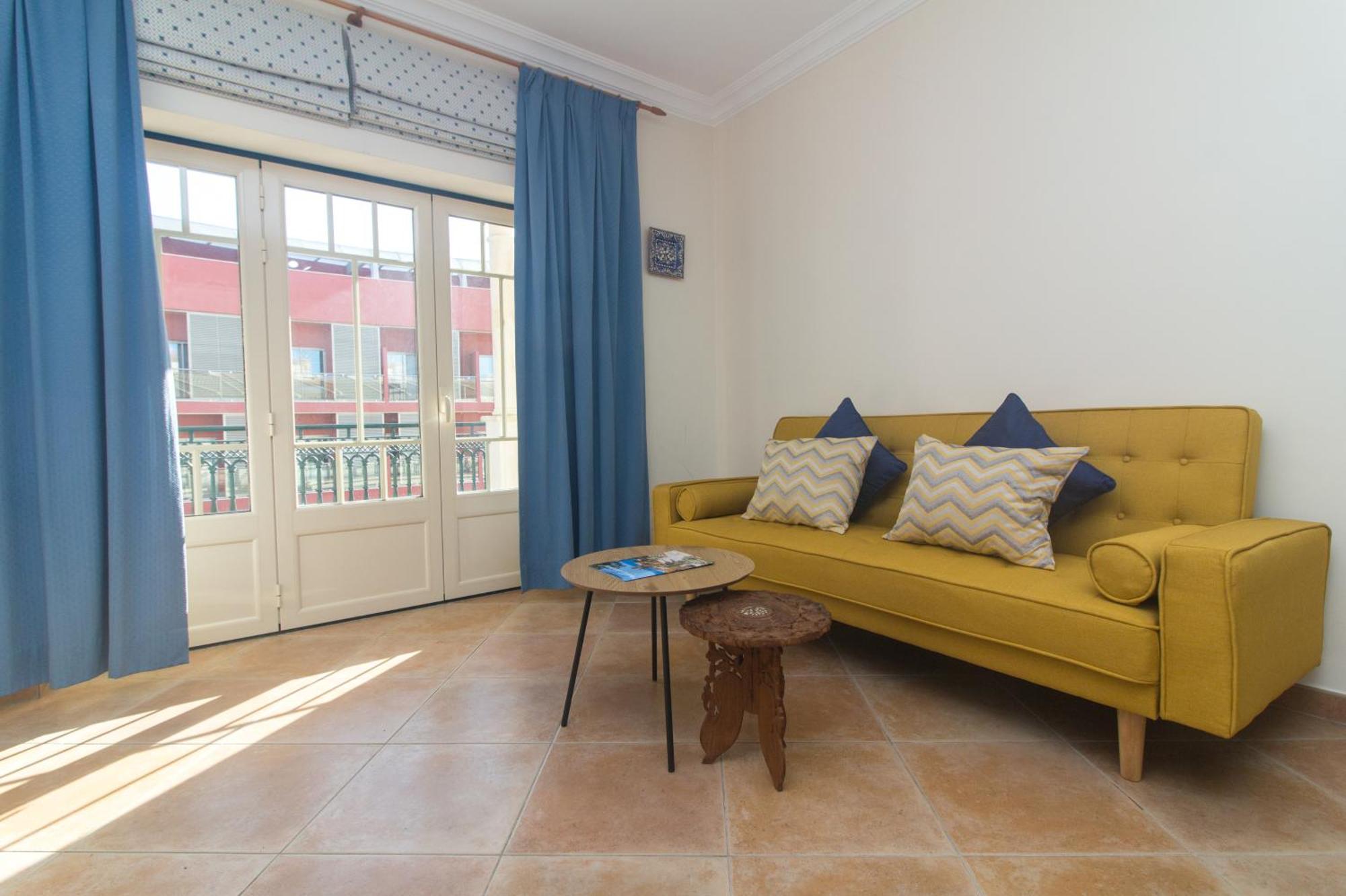 Oura Sunrise III Apartment - Sea View & Oura Beach & Top Location البوفيرا المظهر الخارجي الصورة